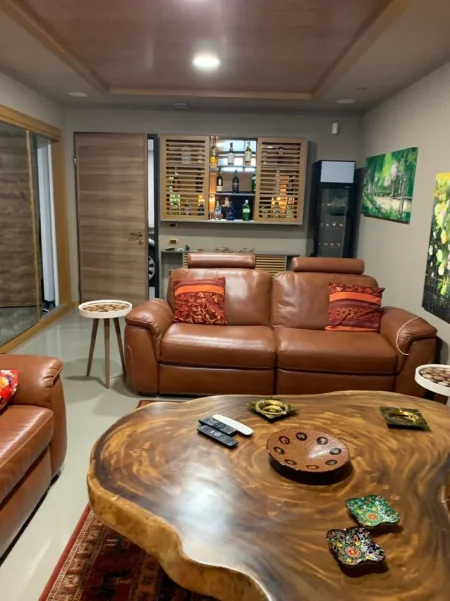 Tirane, shitet Vile Kati 4, 1.200 m² 950.000 € (Akacia Hills)