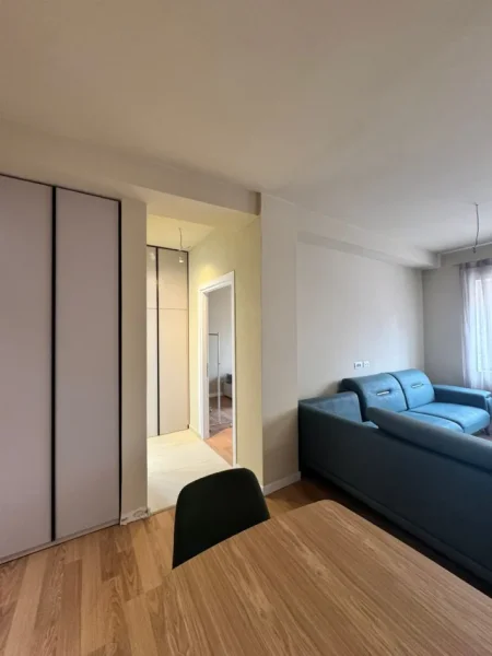 Durres, jepet me qera apartament 2+1 Kati 2, 100 m² 1000 € (Apartament 2 12post Parkimi Rruga E Durresit)