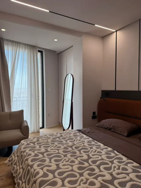 Tirane, jepet me qera apartament 1+1 , 78 m² 1.000 € (MINE PEZA)