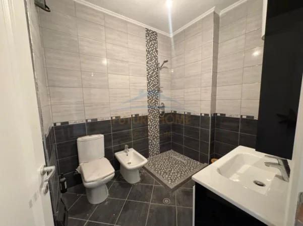 Elbasan, shitet apartament 2+1+2, Kati 7, 102 m² 145.000 € (Pallati Sportit)