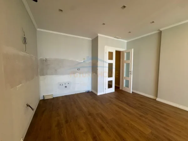 Elbasan, shitet apartament 2+1+2, Kati 7, 102 m² 145.000 € (Pallati Sportit)