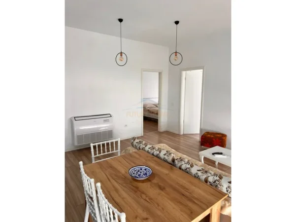 Tirane, jepet me qera apartament 1+1 Kati 4, 76 m² 467 € (Kompleksi Mangalem,Alidem)