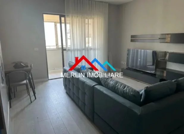Tirane, jepet me qera apartament 2+1+Ballkon Kati 8, 80 m² 600 € (BALEVARDI ZHAN DARK)