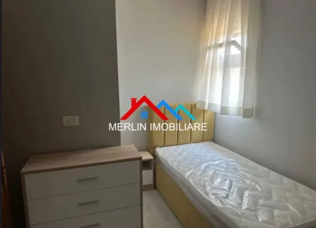 Tirane, jepet me qera apartament 2+1+Ballkon Kati 8, 80 m² 600 € (BALEVARDI ZHAN DARK)