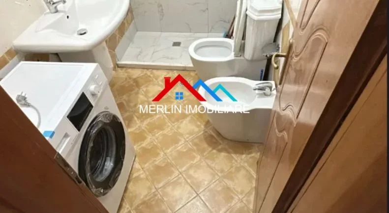 Tirane, jepet me qera apartament 2+1+Ballkon Kati 8, 80 m² 600 € (BALEVARDI ZHAN DARK)