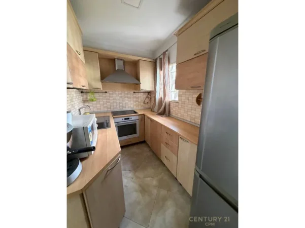 Tirane, jepet me qera apartament 2+1 Kati 5, 78 m² 700 € (sheshi skenderbej)