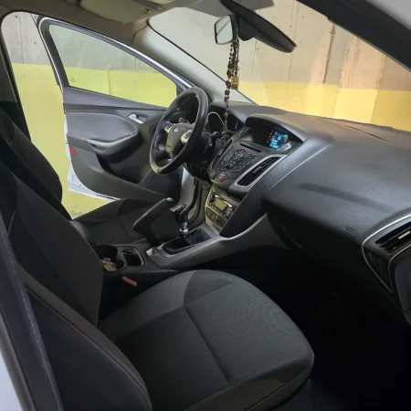 Tirane, shitet makine Nafte, e bardhë manuale 226.000 km 4.000 €