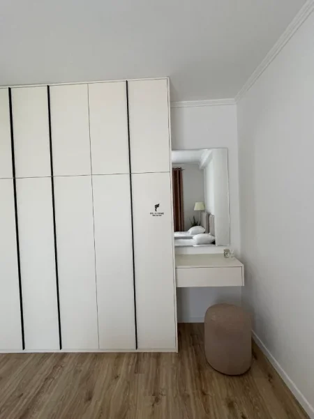Tirane, jepet me qera apartament 1+1 Kati 3, 78 m² 650 € (LAPRAKE)