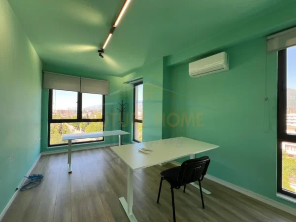 Tirane, jepet me qera ambjent biznesi Kati 4, 260 m² 1.780 € (Bulevardi i Ri)
