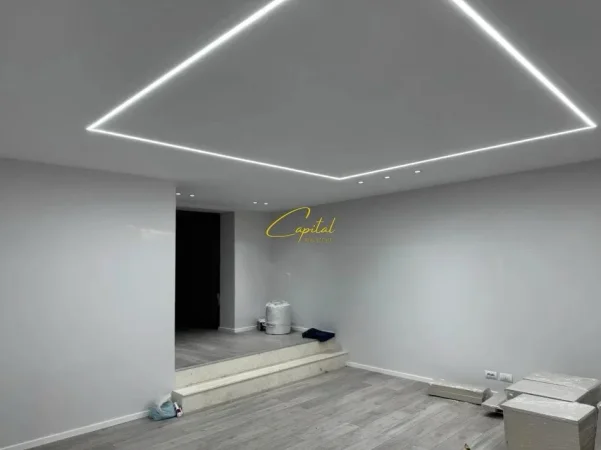 Tirane, jepet me qera ambjent biznesi Kati 0, 73 m² 1.500 € (QENDER)