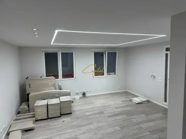 Tirane, jepet me qera ambjent biznesi Kati 0, 73 m² 1.500 € (QENDER)