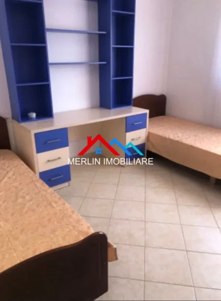 Tirane, jepet me qera apartament 3+1+Ballkon Kati 5, 120 m² 785 € (RRUGA PANORAMA)