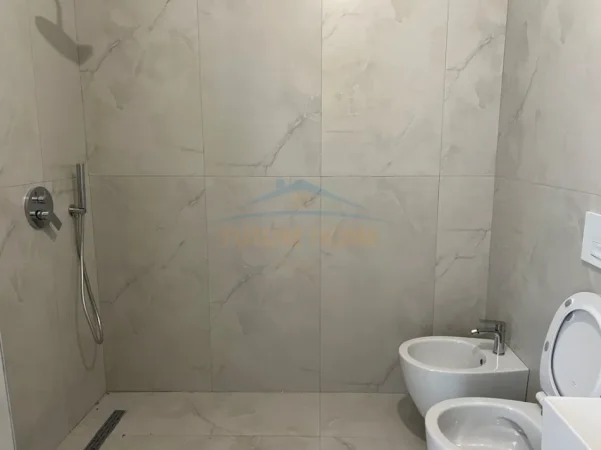 Tirane, jepet me qera apartament 1+1 Kati 3, 53 m² 320 € (rezidencen Oxa)