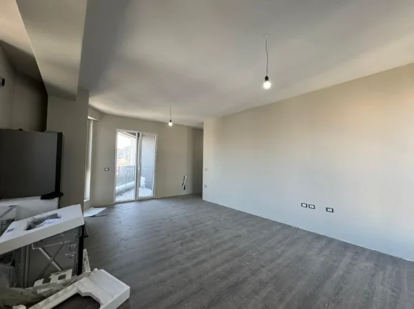 Tirane, shitet apartament 3+1 , 135 m² 399.000 € (Komuna e Parisit)