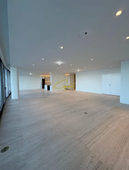 Tirane, jepet me qera zyre Kati 3, 250 m² 2.500 € (KOMPLEKSI DELIJORGJI)