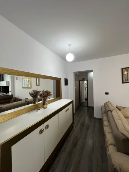 Tirane, shitet apartament 2+1 Kati 6, 90 m² 195.000 € (ISH FUSHA AVIACIONIT)