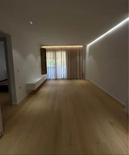 Tirane, shitet apartament 1+1+Ballkon , 55 m² 145.000 € 