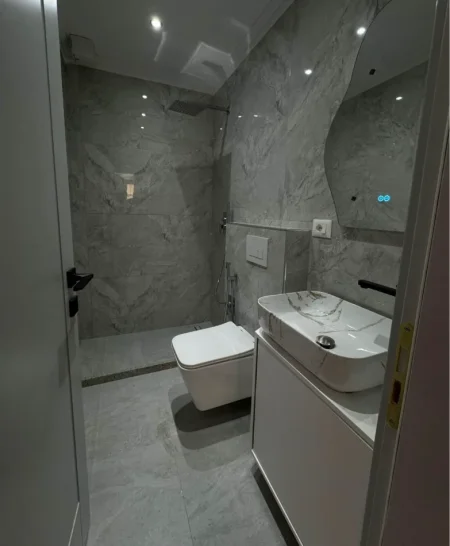 Tirane, shitet apartament 1+1+Ballkon , 55 m² 145.000 € 