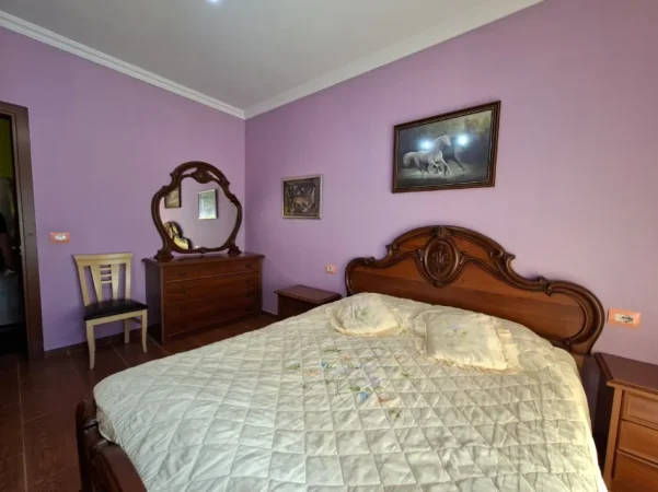 Tirane, jepet me qera apartament 1+1+Ballkon Kati 2, 72 m² 500 € (21 Dhjetori)