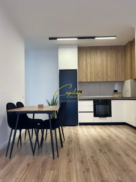 Tirane, jepet me qera apartament 1+1 Kati 3, 78 m² 650 € (LAPRAKE)