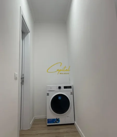 Tirane, jepet me qera apartament 1+1 Kati 3, 78 m² 650 € (LAPRAKE)