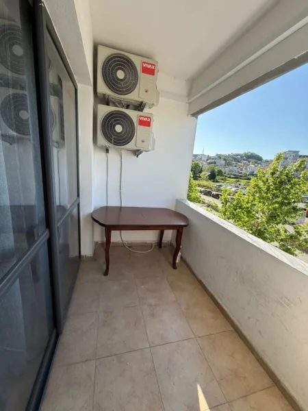 Tirane, jepet me qera apartament 2+1 Kati 1, 85 m² 500 € (Bulevardi Migjeni)