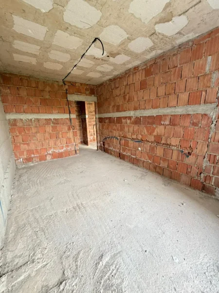 Tirane, shitet apartament 1+1+Ballkon Kati 3, 78 m² 116.000 € (ALI DEMI)