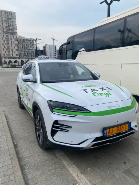 Tirane, shes makine elektrike Byd Song Plus Flagship Elektrike, e bardhë automatik Kondicioner 39.000 km 25.000 €