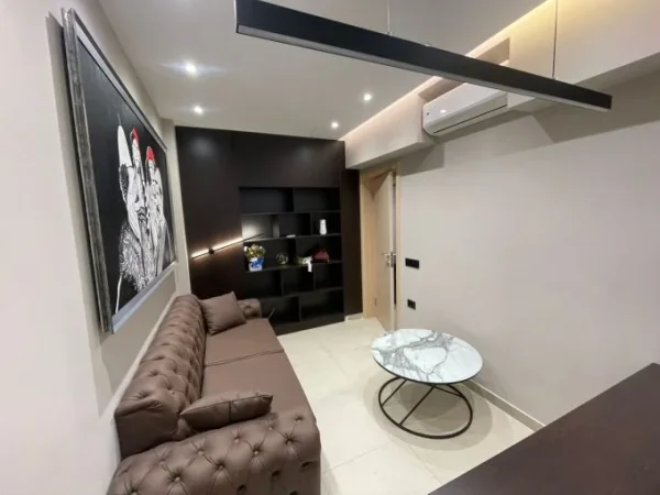 Tirane, jepet me qera ambjent biznesi Kati 1, 30 m² 550 € (21 dhjetori)