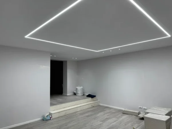 Tirane, jepet me qera ambjent biznesi Kati 0, 73 m² 1.500 € (piramida , etc)