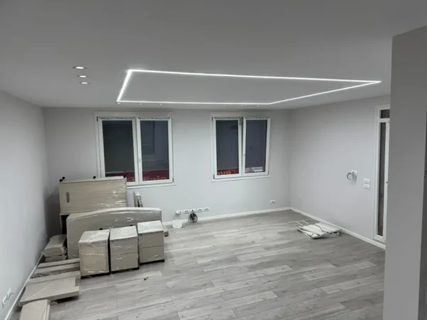 Tirane, jepet me qera dyqan Kati 0, 73 m² 1.500 € (Qender , sheshi skenderbej)