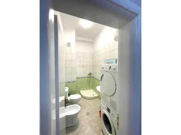 Tirane, shitet apartament 1+1 Kati 1, 70 m² 113.000 € (fresku)