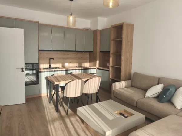 Tirane, jepet me qera apartament 2+1+Ballkon Kati 4, 96 m² 700 € (Rruga 5maji)