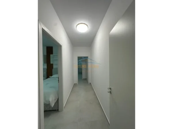 Tirane, jepet me qera apartament 2+1+Ballkon Kati 6, 99 m² 1.000 € (Shkolla e Kuqe)