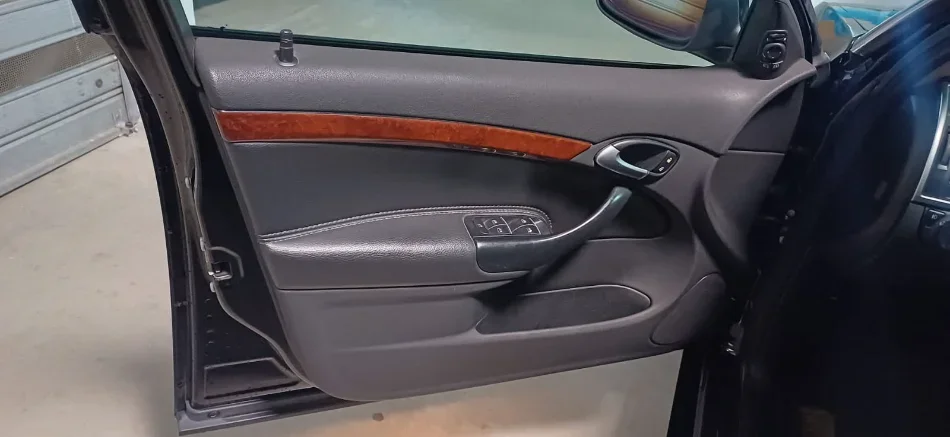 Tirane, Okazion - Shitet Cadillac BLS - Viti 2007 - 1.9 Nafte, e Zeze = 250.000 km, Cmimi 2.900 €