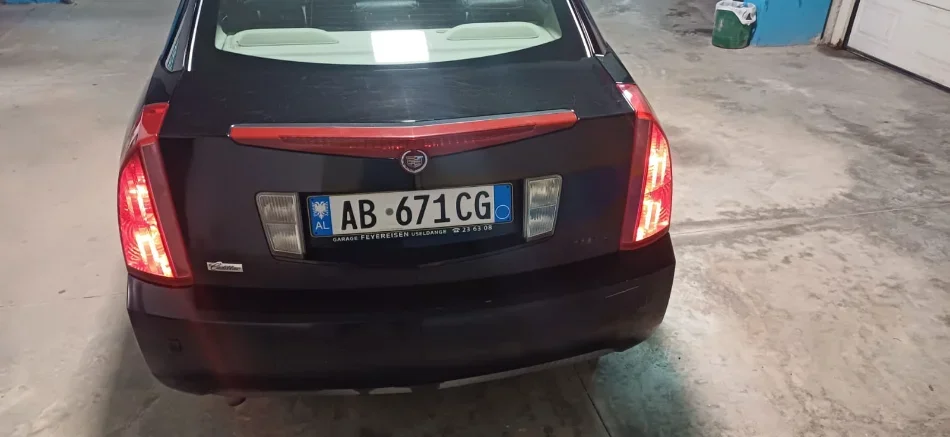 Tirane, Okazion - Shitet Cadillac BLS - Viti 2007 - 1.9 Nafte, e Zeze = 250.000 km, Cmimi 2.900 €