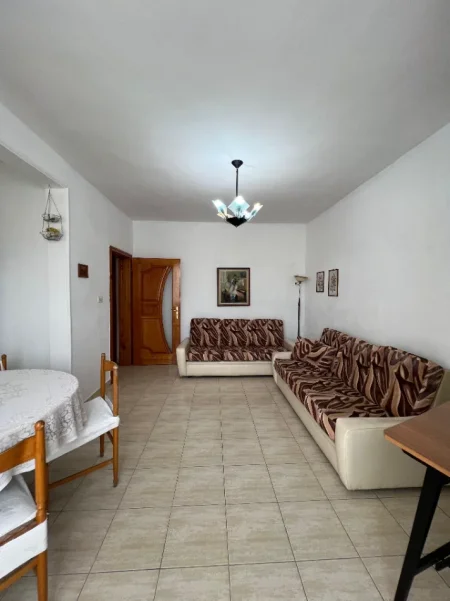 JO Agjensi Pa-komision Jepet me qera  apartament 2+1 Pazari i ri