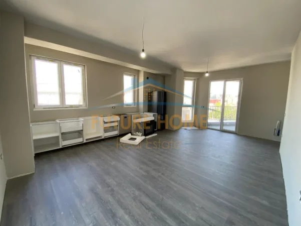 Tirane, shitet apartament 3+1+Ballkon Kati 4, 135 m² 418.000 € (Komuna Parisit)