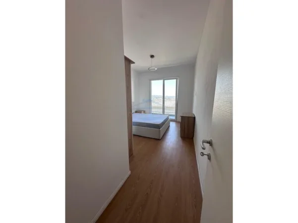 Tirane, jepet me qera apartament 2+1+Ballkon Kati 4, 95 m² 500 € (QTU)