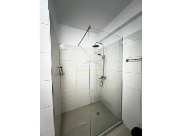 Tirane, jepet me qera apartament 2+1+Ballkon Kati 2, 68 m² 550 € (Kodra e Diellit)