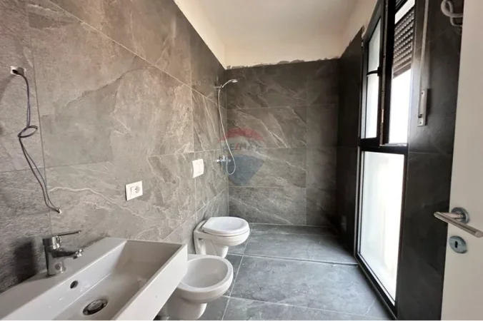 Tirane, jepet me qera apartament , 120 m² 500 € 