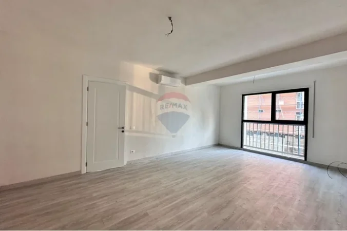 Tirane, jepet me qera apartament , 120 m² 500 € 