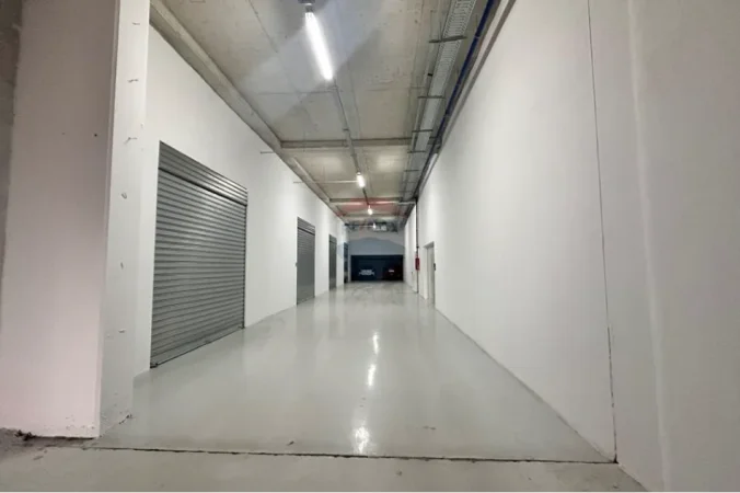 Tirane, shitet magazine , 174 m² 