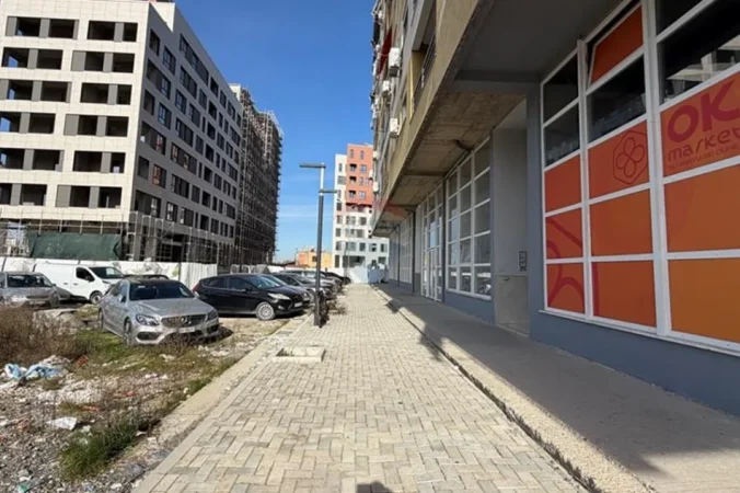 Tirane, shitet zyre , 80 m² 