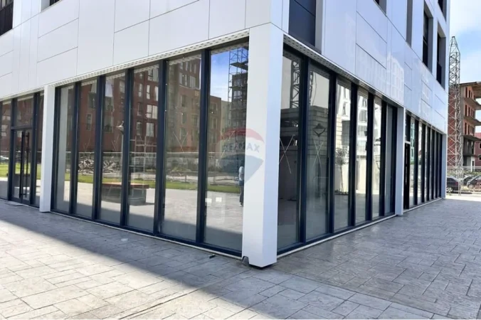 Tirane, shitet dyqan , 250 m² 