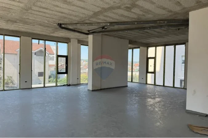 Tirane, shitet ambjent biznesi , 625 m²