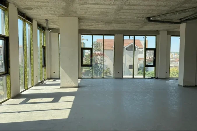 Tirane, shitet ambjent biznesi , 625 m²