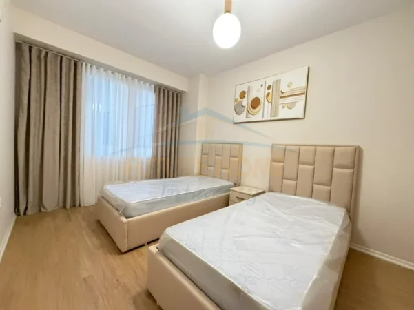 Tirane, shitet apartament 2+1+Ballkon Kati 7, 94 m² 152.000 € (Yzberisht)