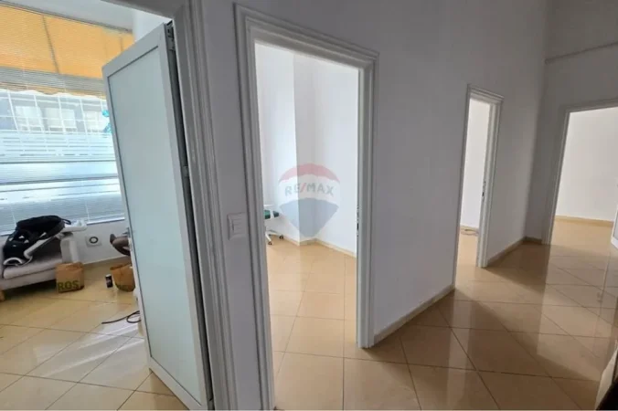 Tirane, shitet ambjent biznesi , 81 m² 
