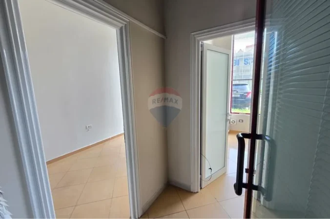 Tirane, shitet ambjent biznesi , 81 m² 